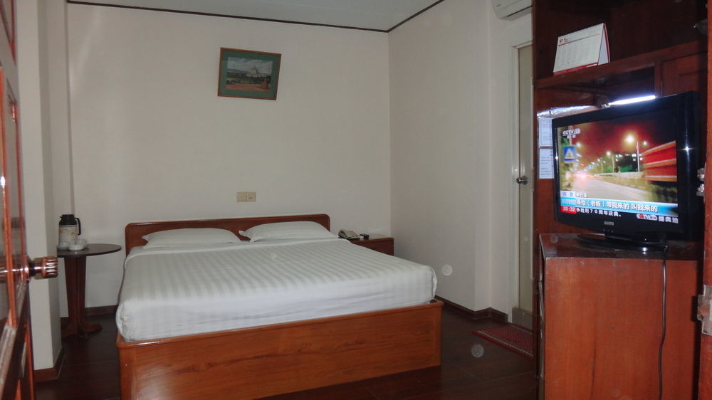 Chit Sayar Hotel Γιανγκόν Εξωτερικό φωτογραφία
